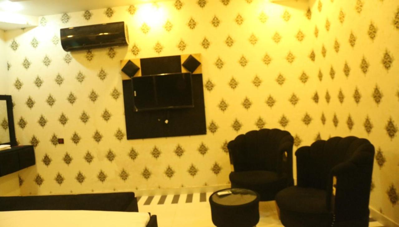 Hotel De Smart Multan Exterior foto